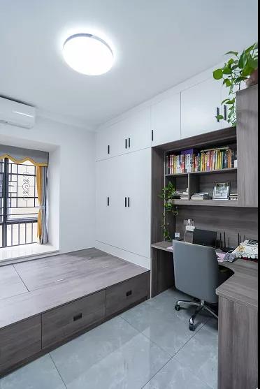 83㎡三居室，現(xiàn)代簡約與實用主義結(jié)合，舒適又寫意